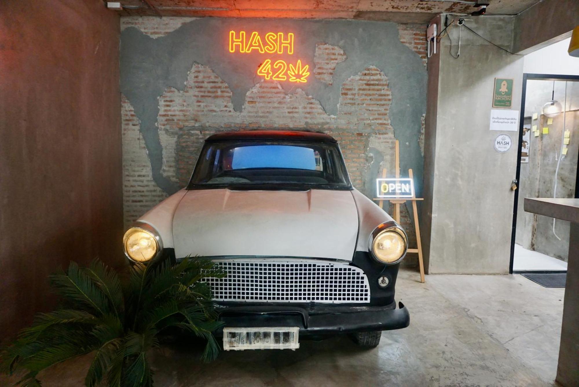 Silom Soi 3 Hash Apartment Hip And Funky With Rooftop View Bangkok Dış mekan fotoğraf